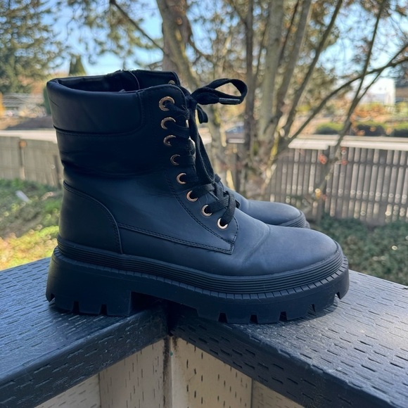 Justfab Women’s‎ Tevos Chunky Heel Combat Boots Size 8 - Picture 1 of 9